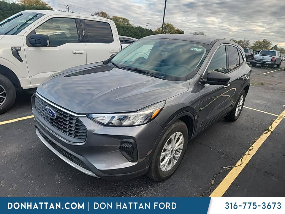 Certified 2023 Ford Escape Active AWD/4WD image 1