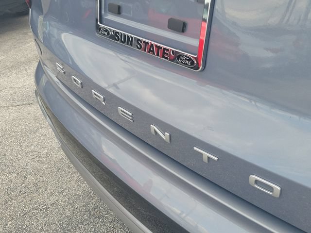 Used 2022 Kia Sorento S w/ Panoramic Sunroof Package FWD image 9