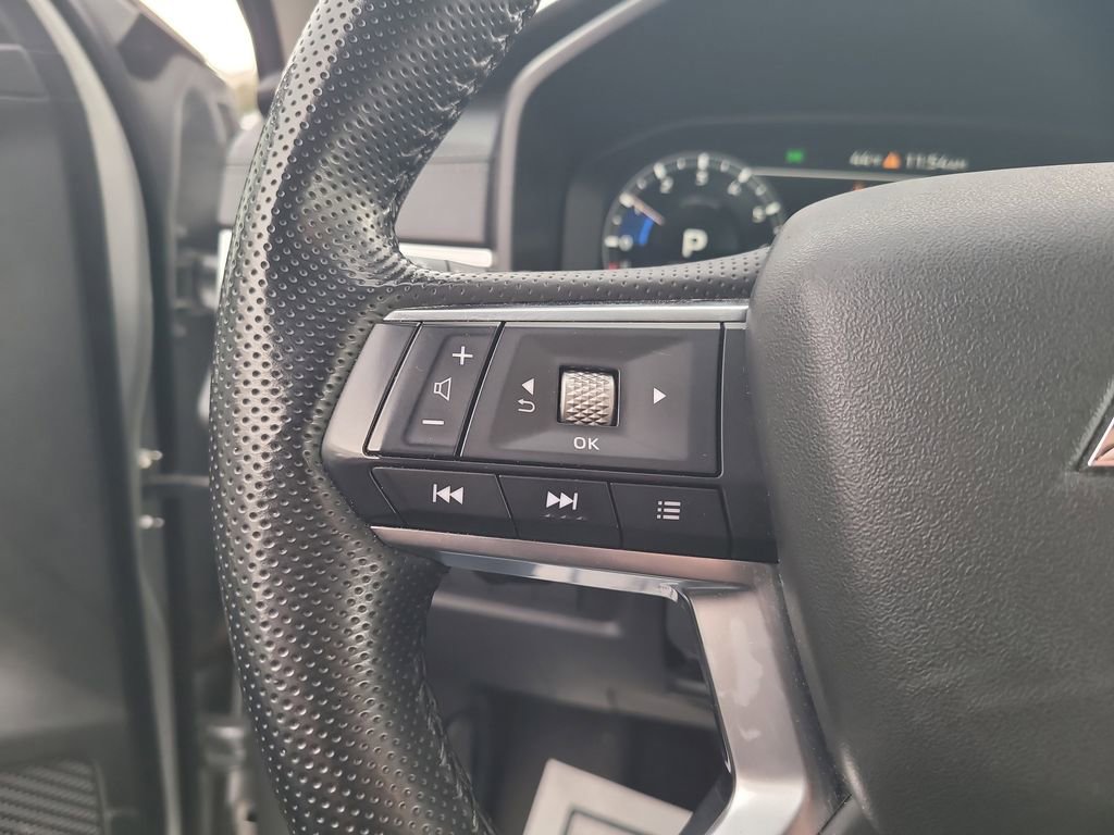 Used 2024 Mitsubishi Outlander SE image 14