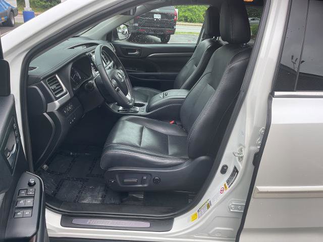 Used 2019 Toyota Highlander Limited Platinum AWD/4WD image 9