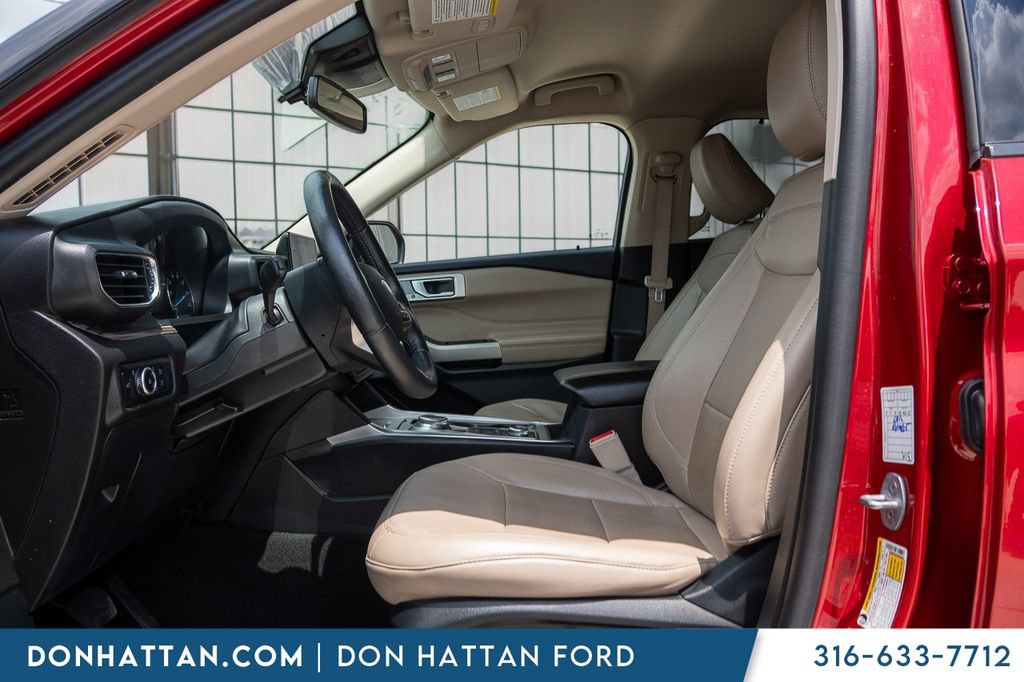 Certified 2023 Ford Explorer Limited AWD/4WD image 4
