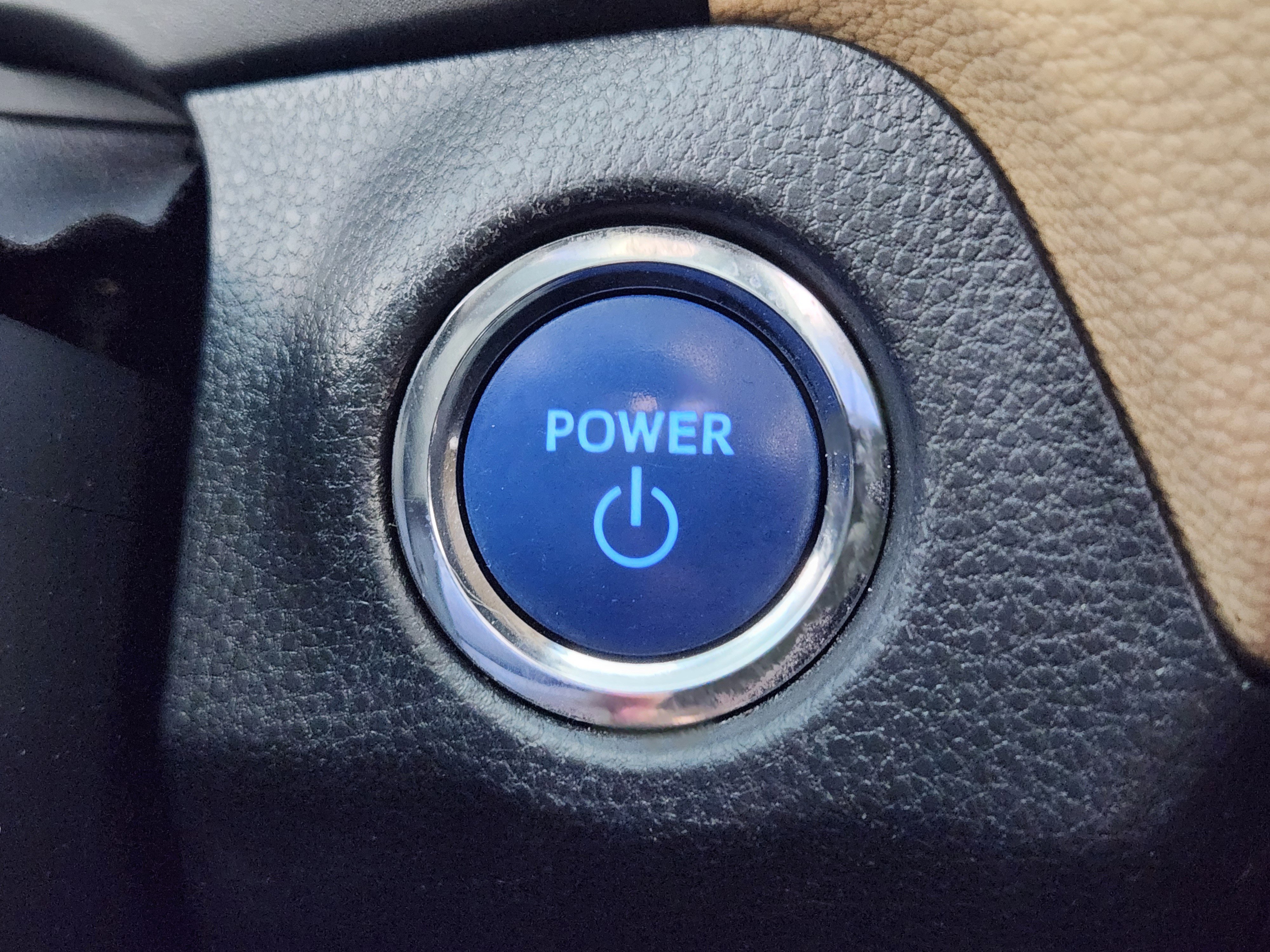 Used 2020 Toyota RAV4 XLE image 26