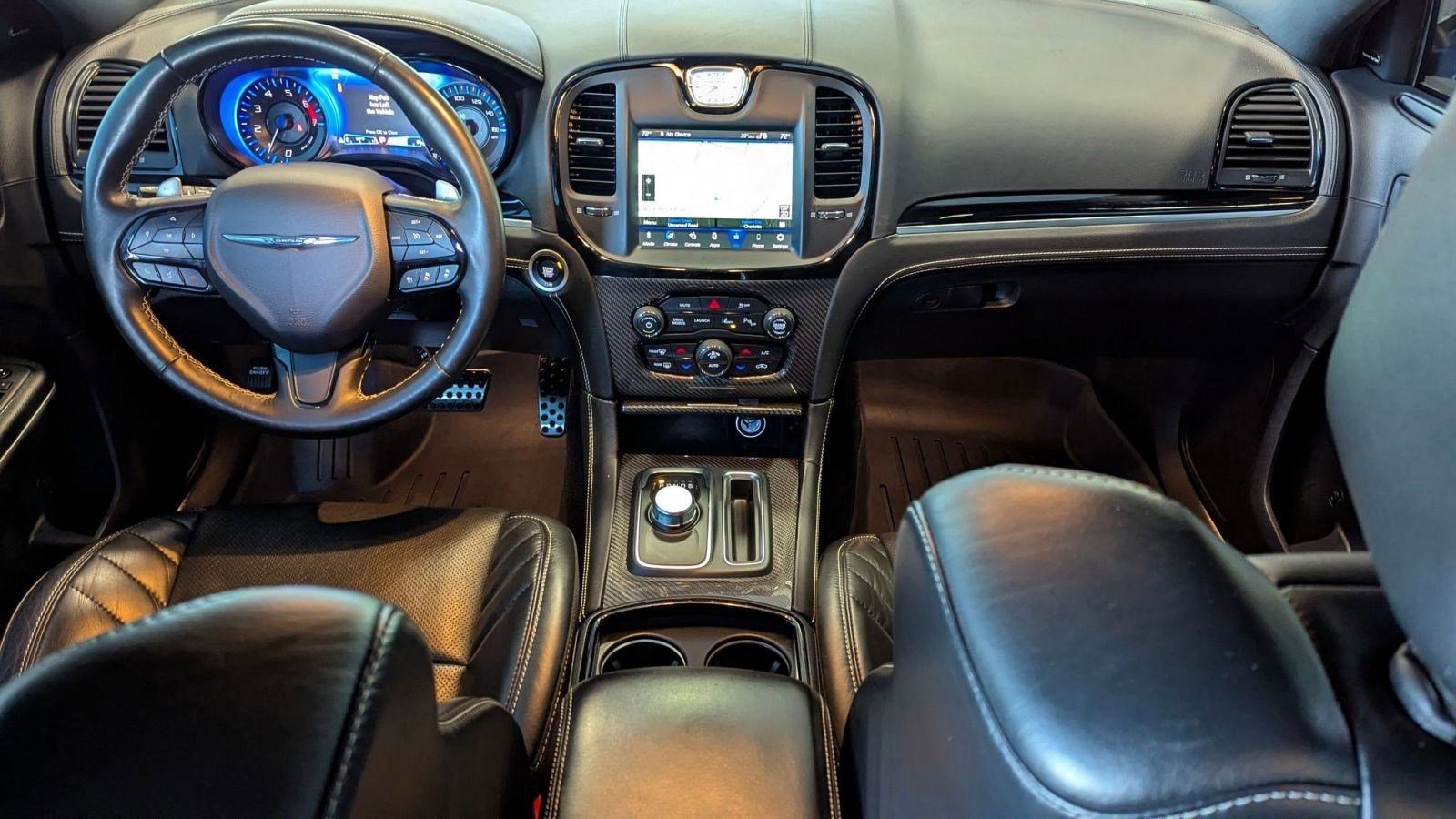 Used 2023 Chrysler 300 C image 15