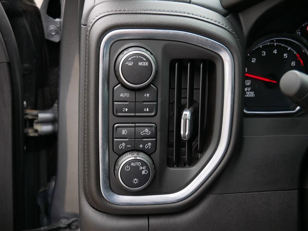 Used 2022 Chevrolet Silverado 1500 RST AWD/4WD image 17