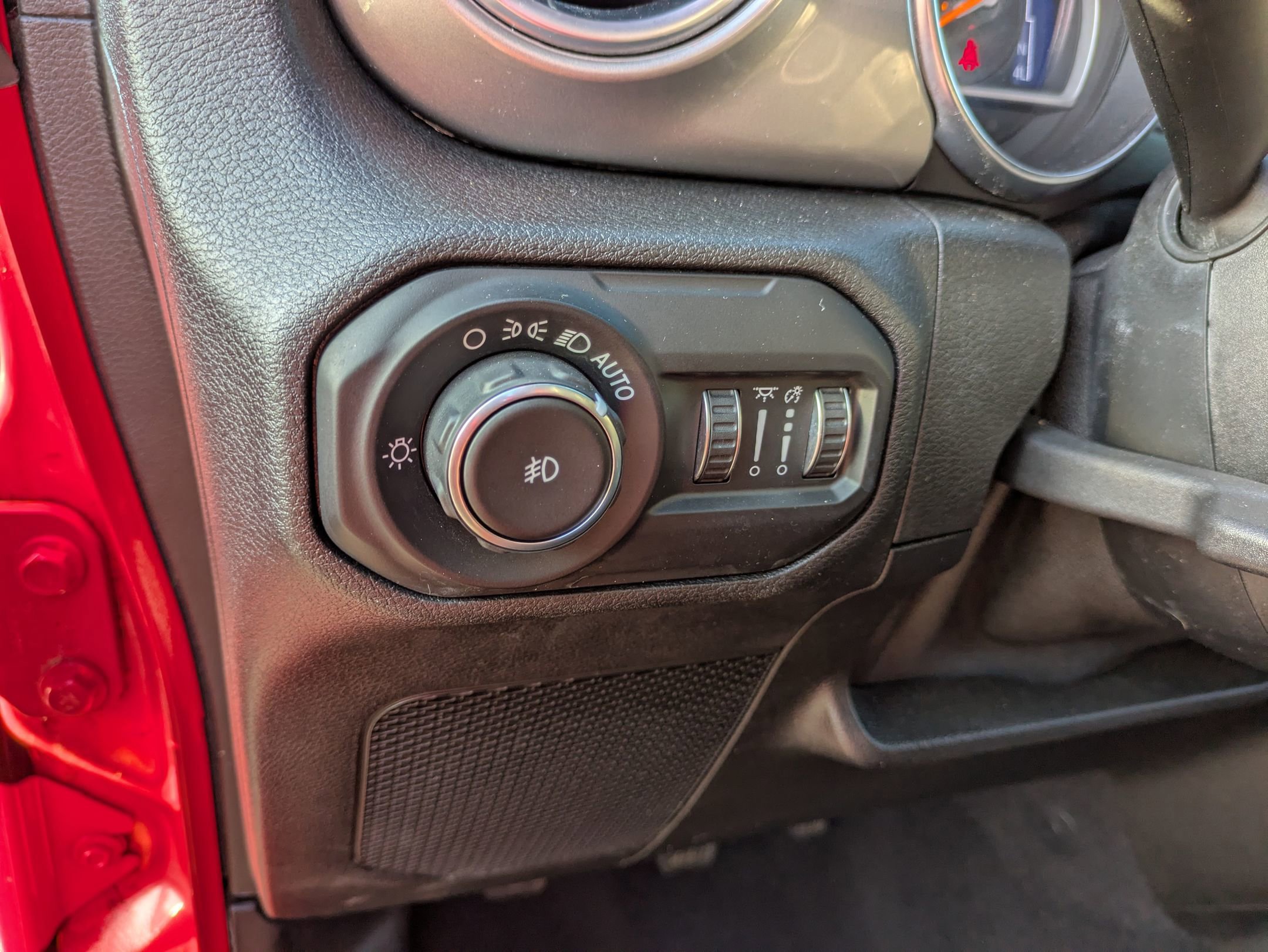 Used 2020 Jeep Wrangler Unlimited Sahara image 18