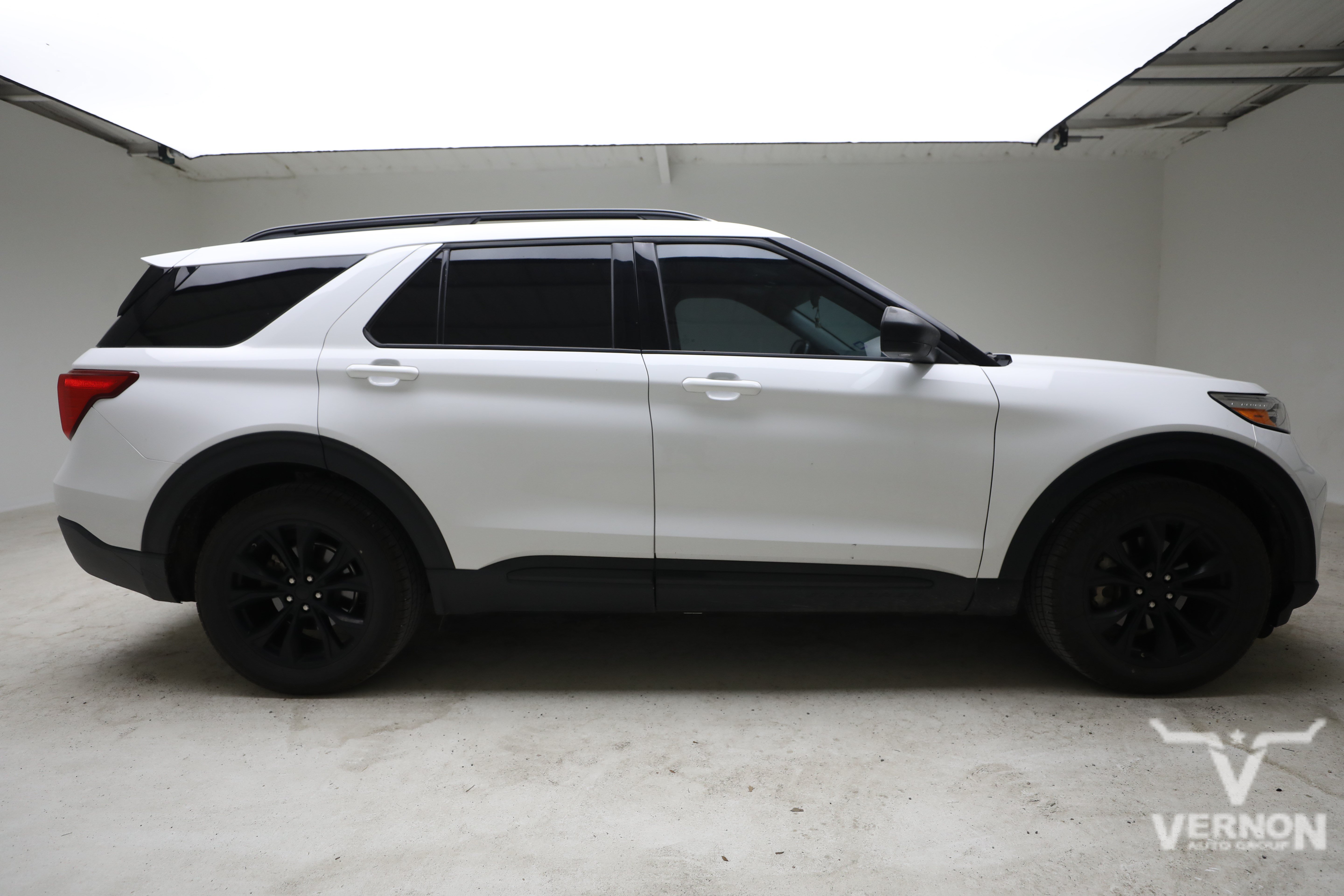 Certified 2020 Ford Explorer XLT w/ Equipment Group 202A RWD image 6
