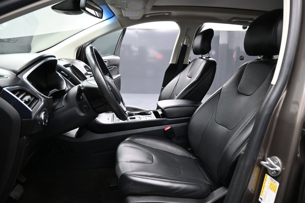 Certified 2019 Ford Edge Titanium w/ Equipment Group 301A FWD image 10
