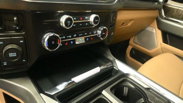 Certified 2025 Ford F250 Lariat w/ Lariat Ultimate Package AWD/4WD image 18