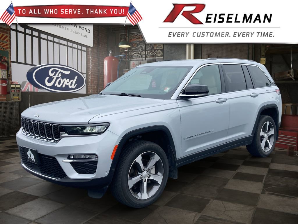 Used 2023 Jeep Grand Cherokee Limited w/ Luxury Tech Group II AWD/4WD image 1