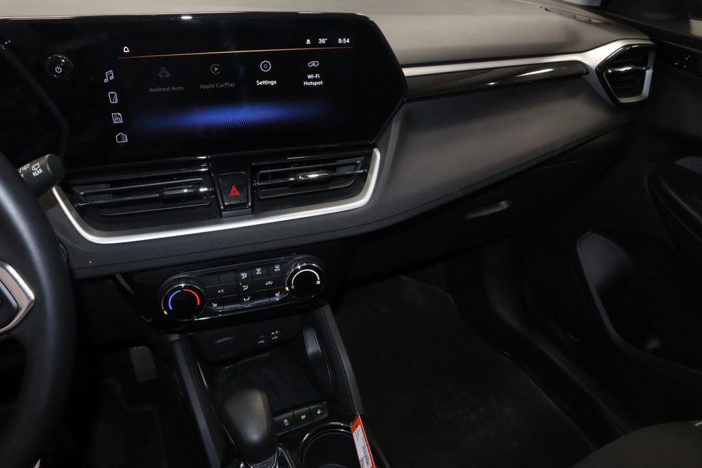 Used 2025 Chevrolet TrailBlazer LT w/ LT Cold Weather Package image 30