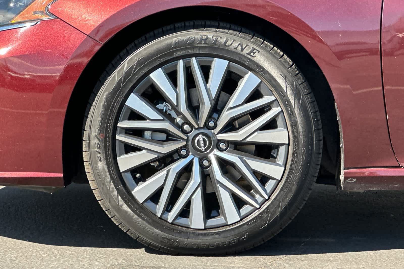 Used 2024 Nissan Altima 2.5 SV image 26