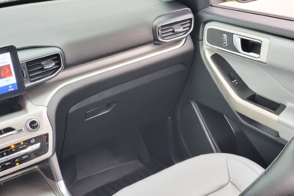 Certified 2021 Ford Explorer XLT w/ Equipment Group 202A RWD image 26