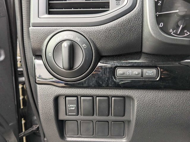 Used 2023 Nissan Titan SV AWD/4WD image 21