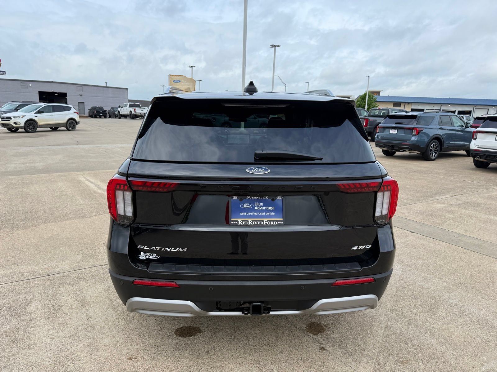 Certified 2025 Ford Explorer Platinum w/ LUX Leather Package AWD/4WD image 6