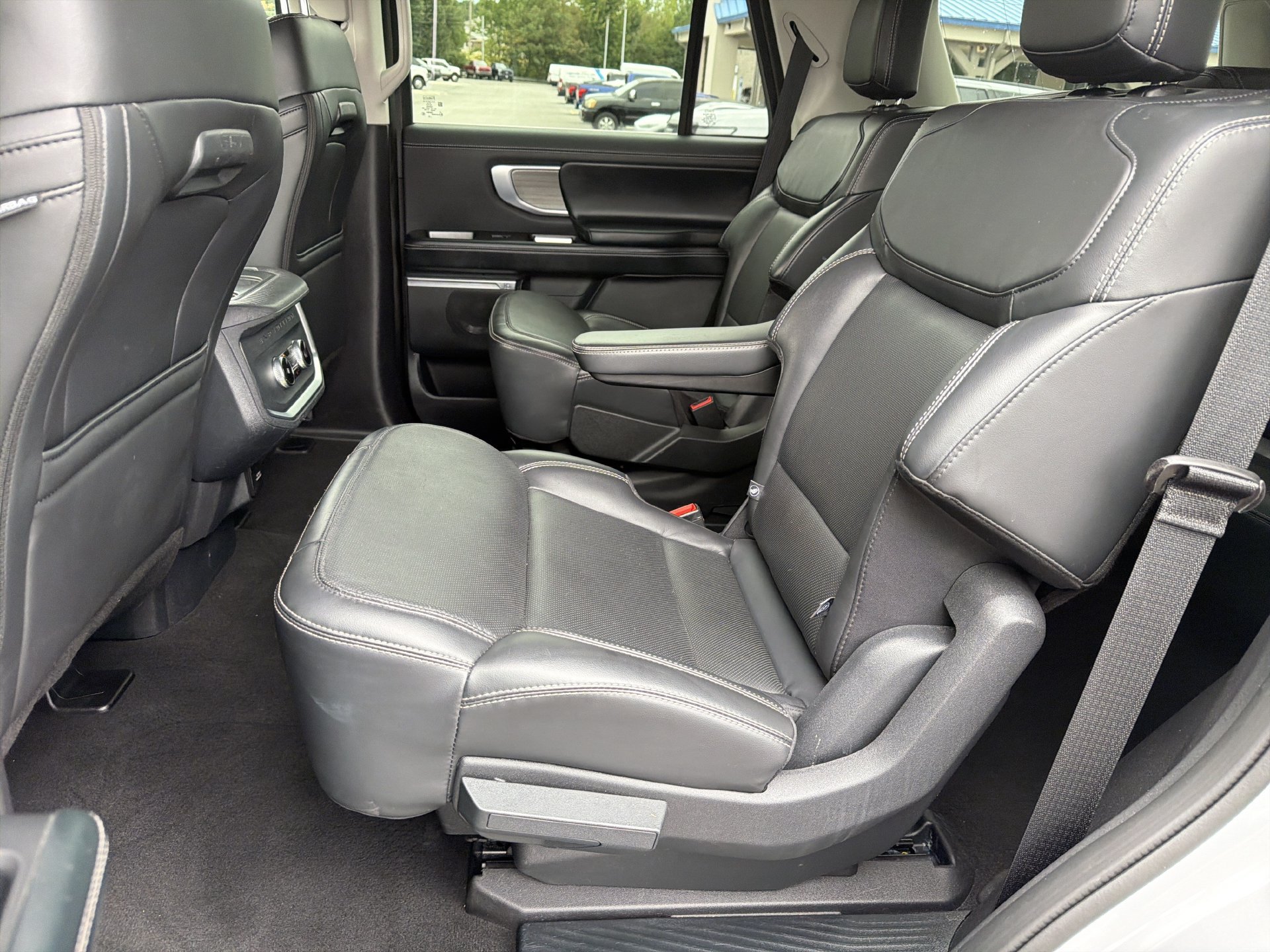 Certified 2025 Ford Expedition Platinum AWD/4WD image 26