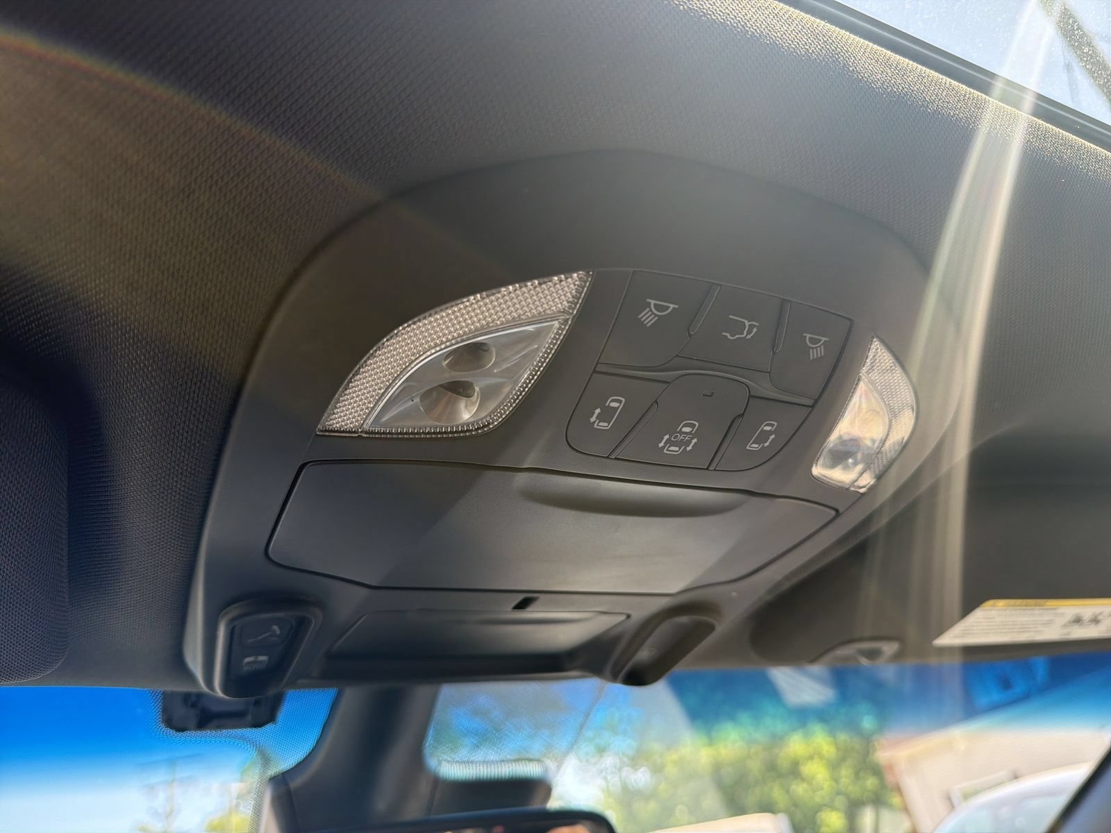 Used 2026 Chrysler Pacifica Limited w/ S Appearance Package FWD image 24