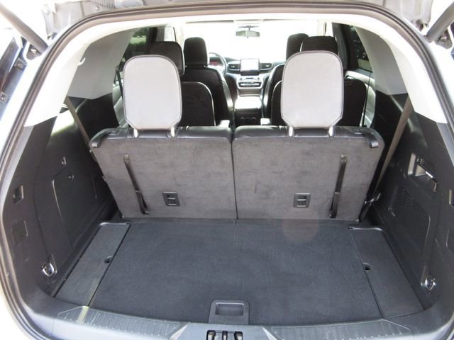 Certified 2023 Ford Explorer XLT w/ Equipment Group 202A image 29
