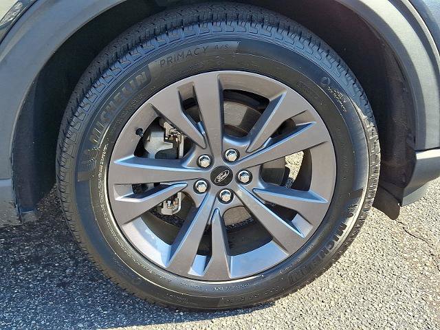 Certified 2023 Ford Explorer XLT w/ Equipment Group 202A AWD/4WD image 8