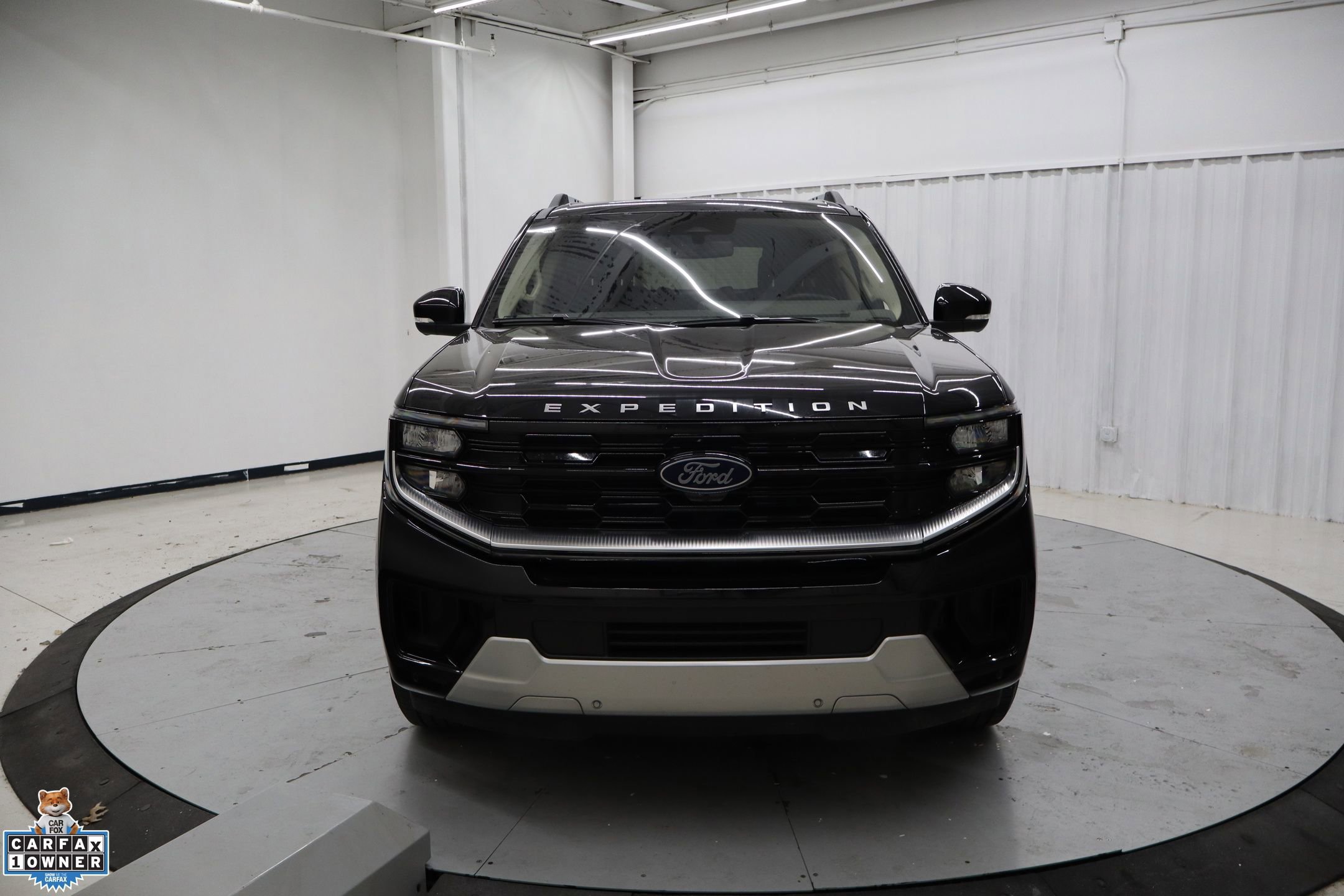 Certified 2025 Ford Expedition Platinum image 8