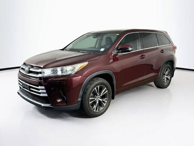 Used 2018 Toyota Highlander LE w/ Carpet Mat Package (TMS)