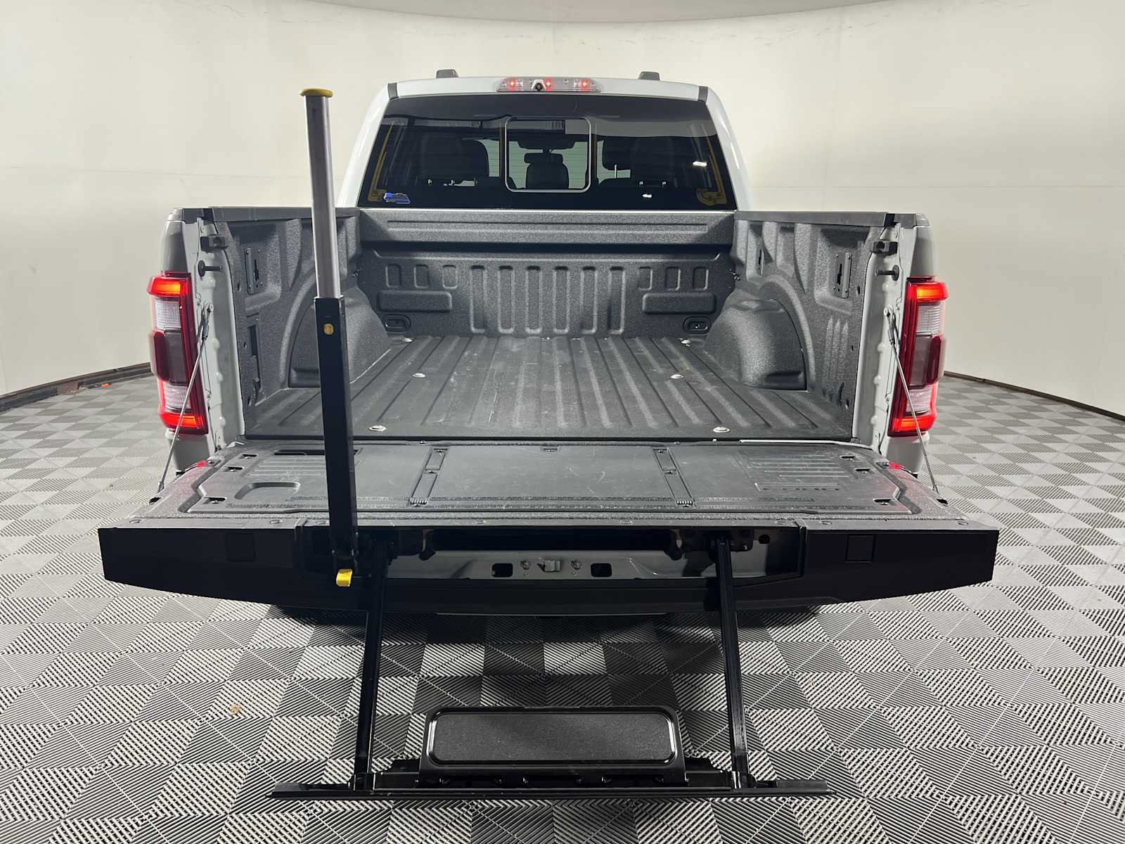 Certified 2023 Ford F150 Raptor AWD/4WD image 20