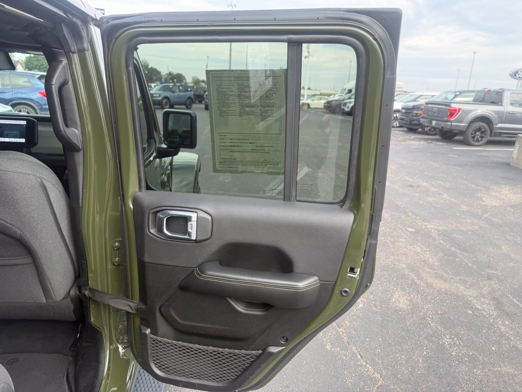 Used 2024 Jeep Wrangler Unlimited Sahara AWD/4WD image 58