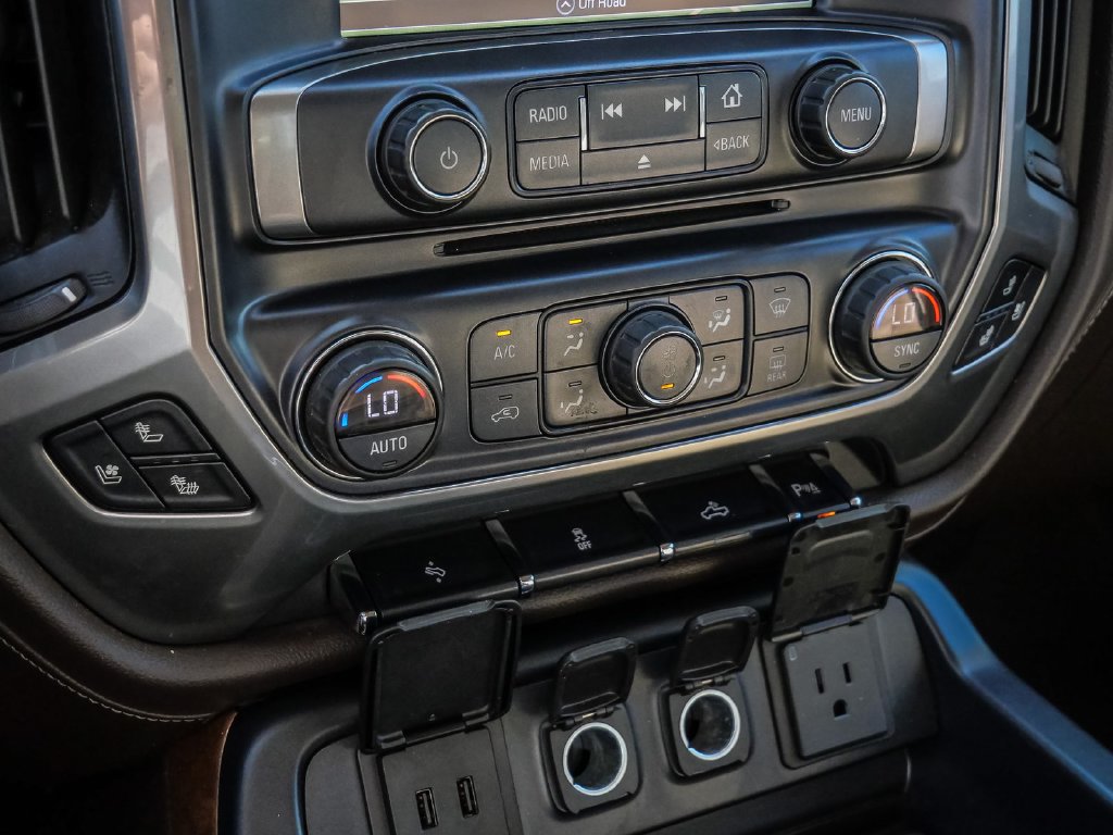Used 2018 Chevrolet Silverado 1500 LTZ w/ Texas Edition AWD/4WD image 32