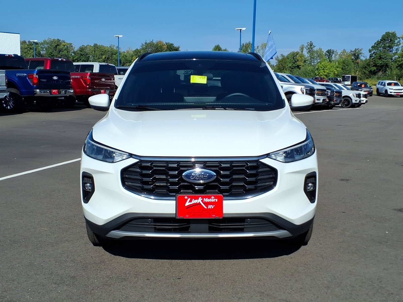 Certified 2025 Ford Escape ST-Line Select w/ Tech Pack #1 AWD/4WD image 9