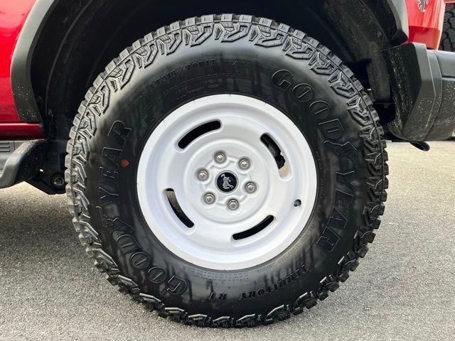 Certified 2025 Ford Bronco Heritage Edition AWD/4WD image 14