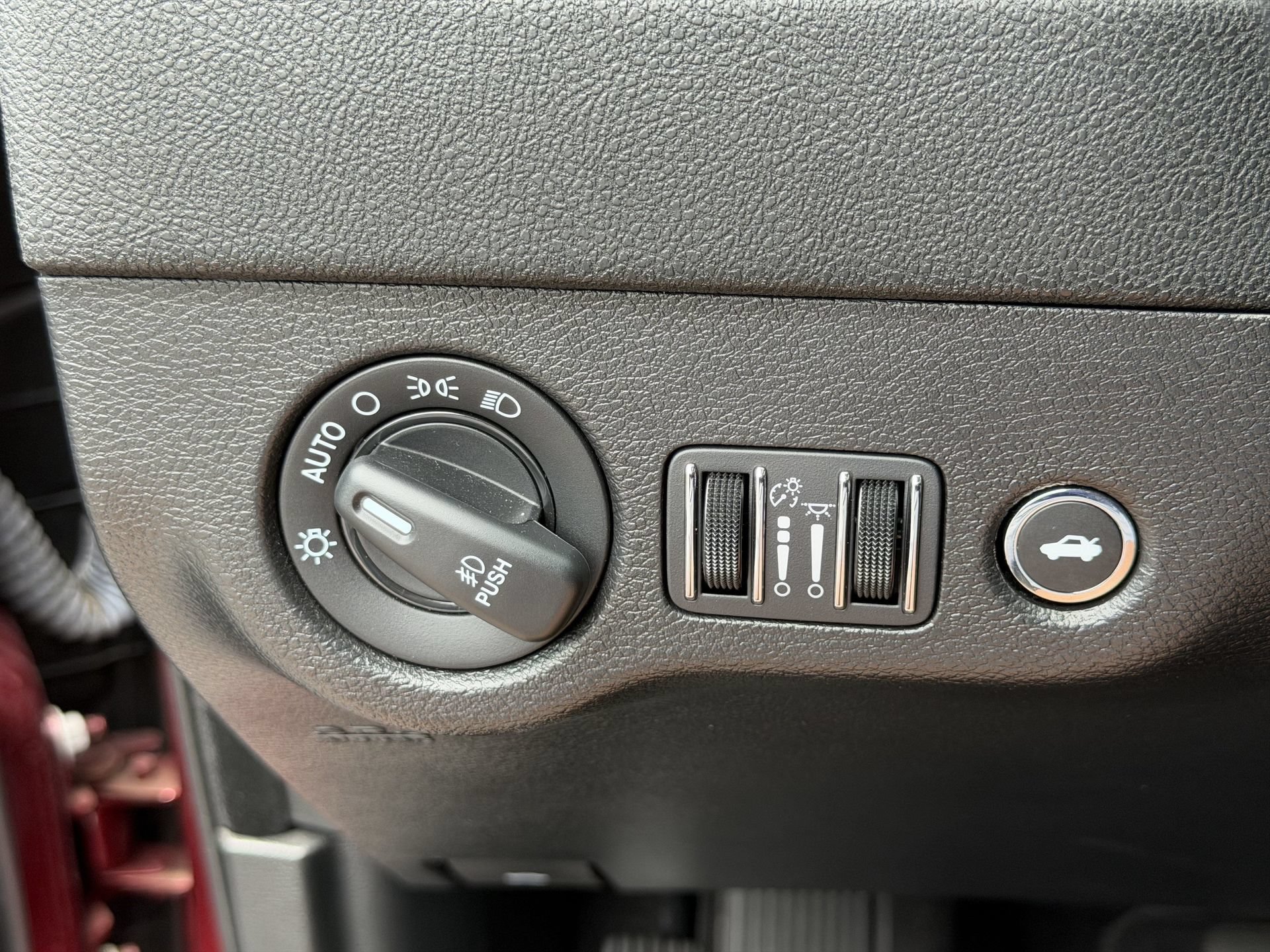 Used 2023 Dodge Charger SXT AWD/4WD image 10