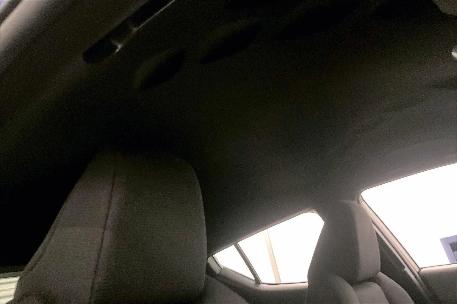 Used 2019 Toyota C-HR XLE image 21