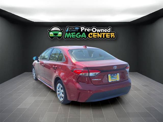 Used 2025 Toyota Corolla LE FWD image 4