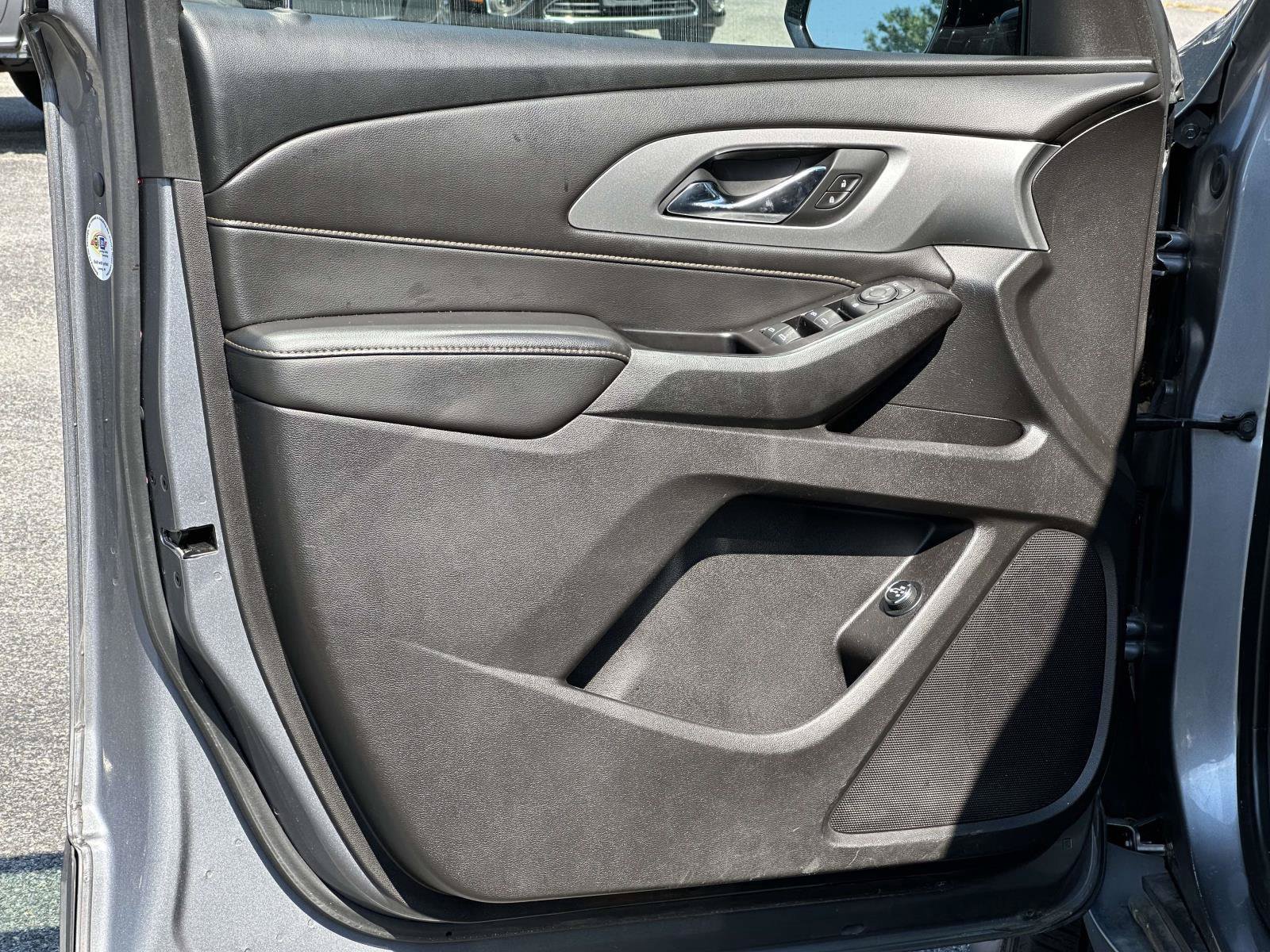 Used 2019 Chevrolet Traverse LT FWD image 8