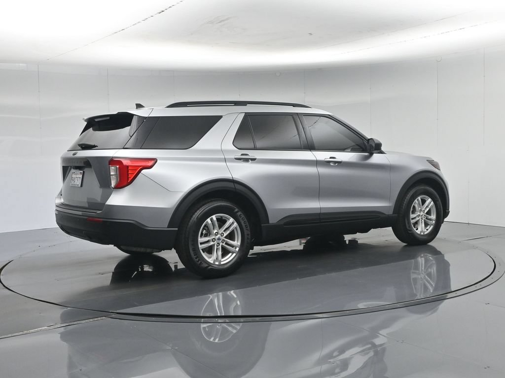 Certified 2023 Ford Explorer XLT RWD image 31