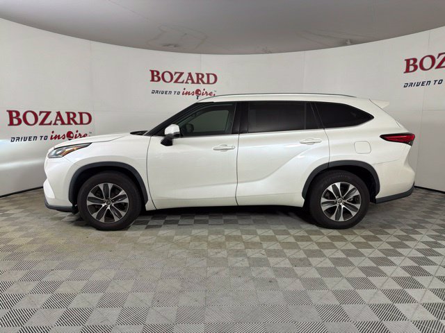 Used 2021 Toyota Highlander XLE FWD image 6