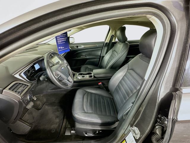 Certified 2017 Ford Fusion SE w/ Equipment Group 202A image 27