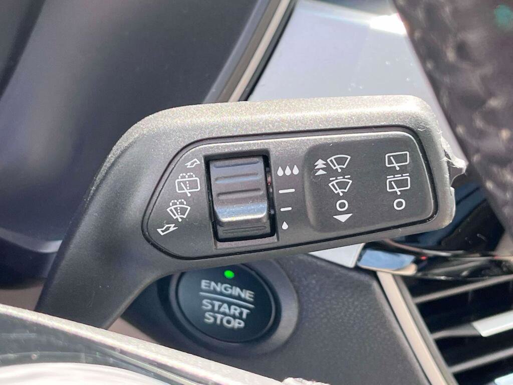 Certified 2022 Ford Escape SEL AWD/4WD image 37