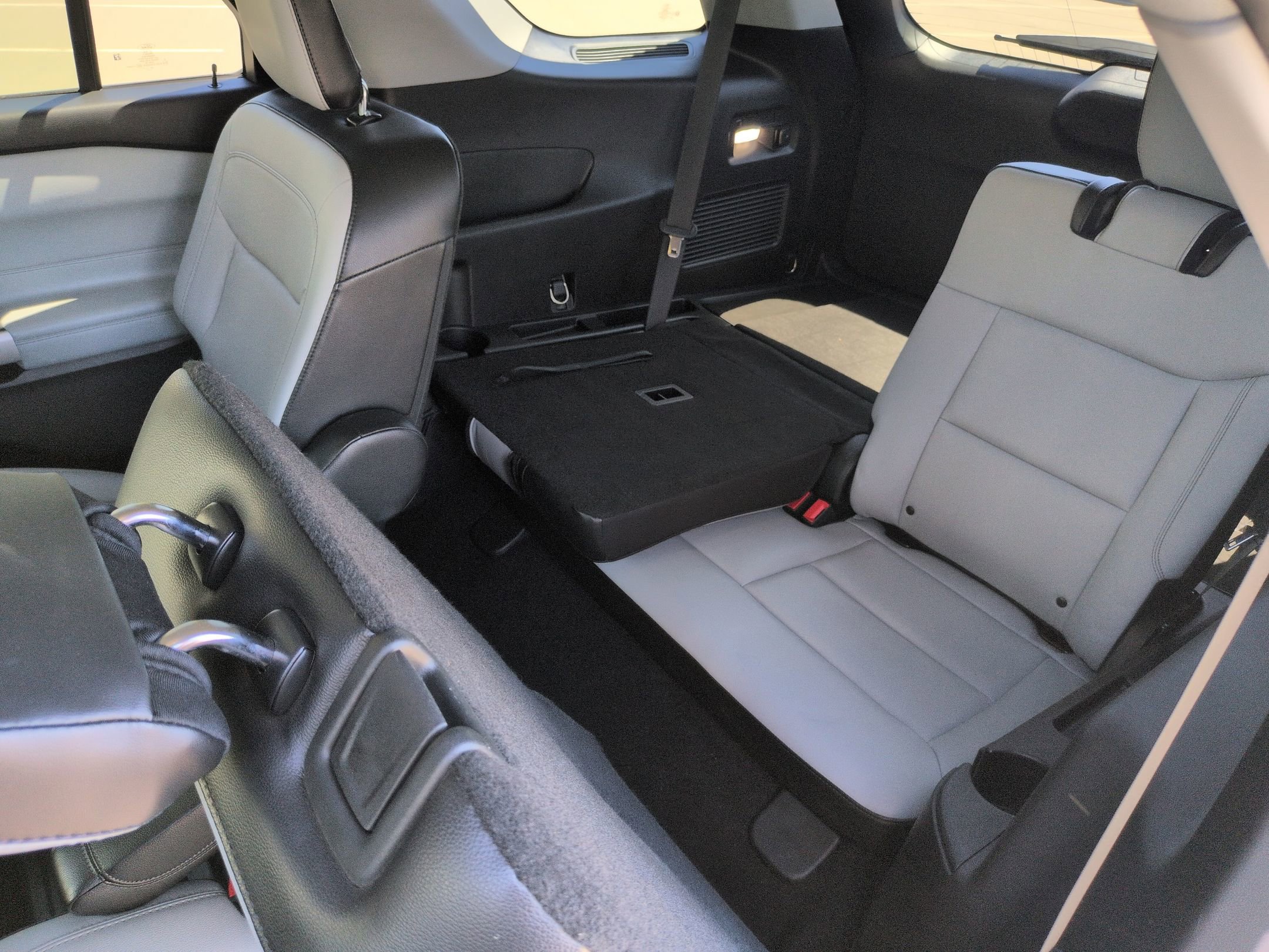 Certified 2021 Ford Explorer XLT w/ Equipment Group 202A RWD image 32