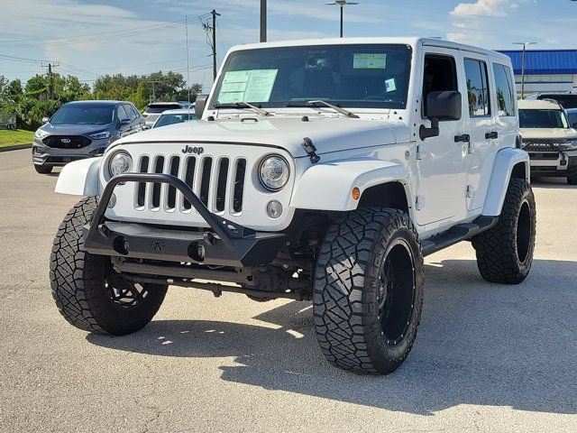 Used 2017 Jeep Wrangler Unlimited Sahara w/ Max Tow Package AWD/4WD image 3