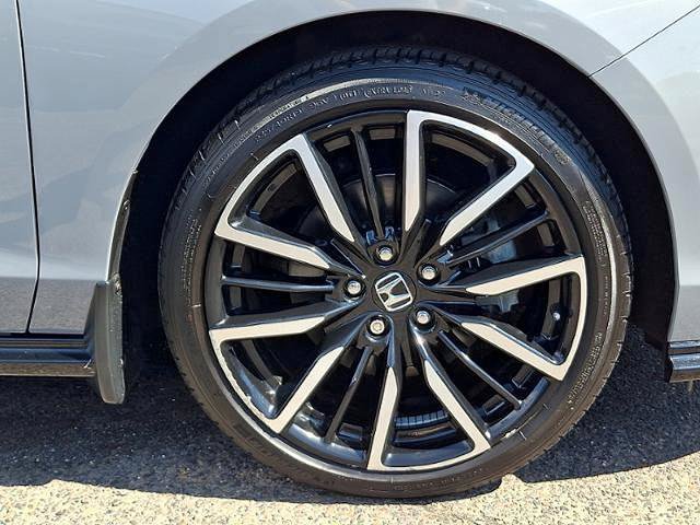 Used 2023 Honda Accord Touring image 9