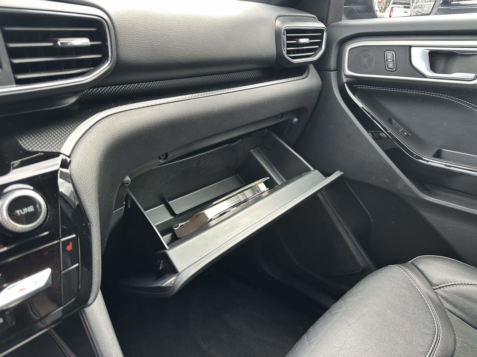 Certified 2022 Ford Explorer ST w/ ST Street Pack image 19