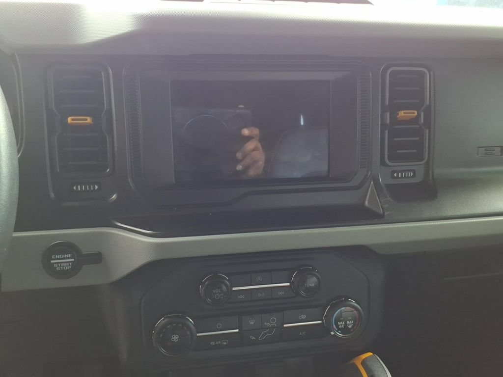 Certified 2022 Ford Bronco Badlands AWD/4WD image 16