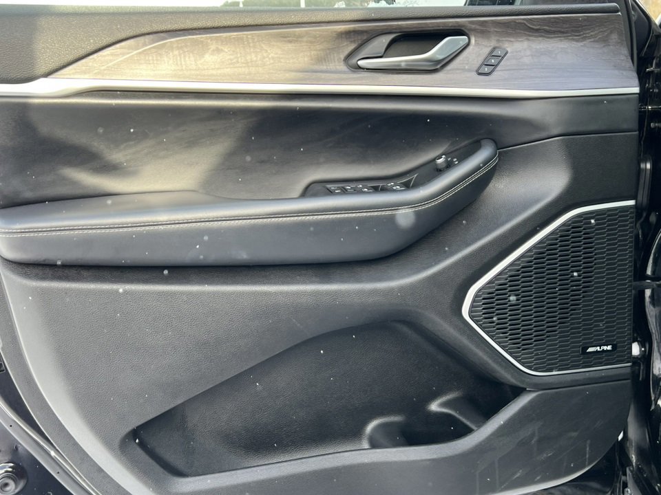 Used 2021 Jeep Grand Cherokee L Limited image 21