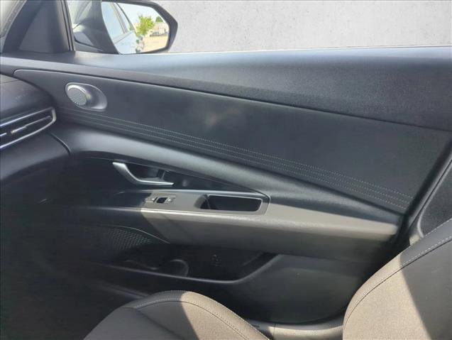 Used 2023 Hyundai Elantra SEL FWD image 26
