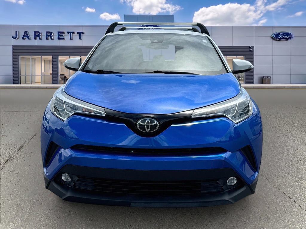 Used 2019 Toyota C-HR XLE FWD image 2