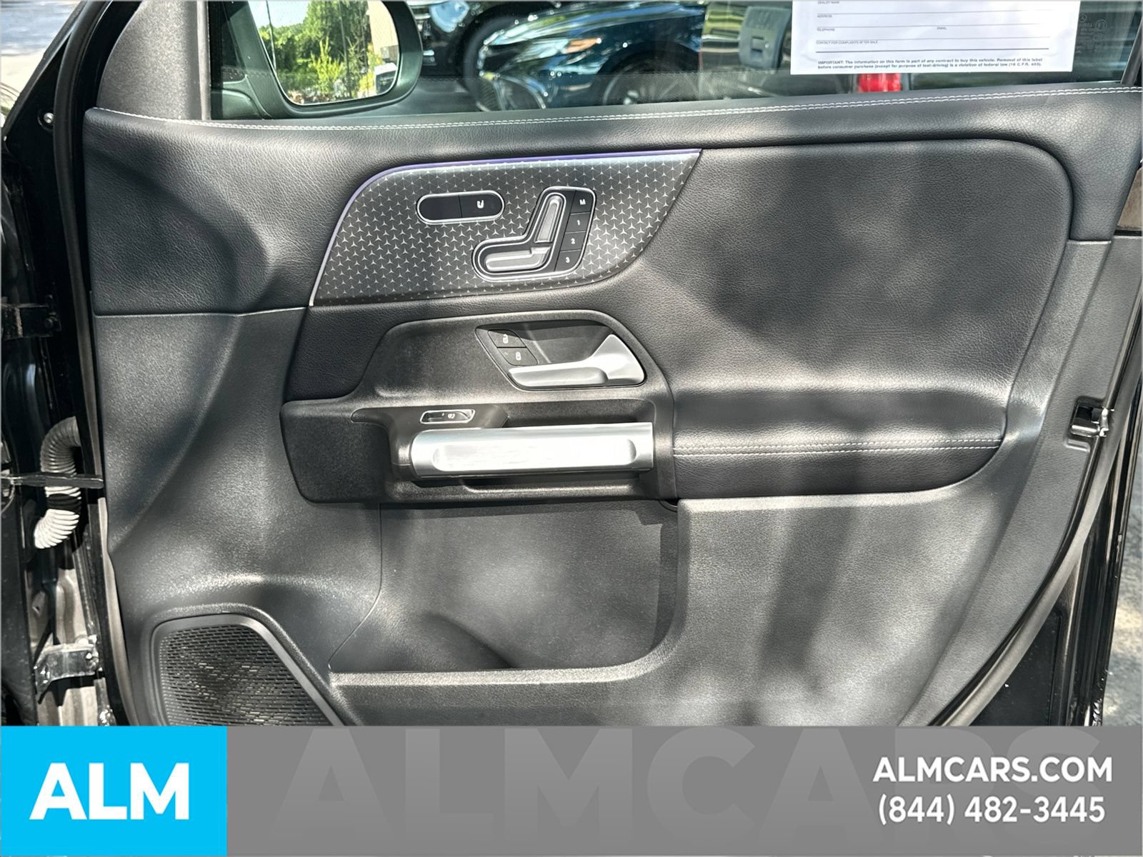 Used 2025 Mercedes-Benz GLB 250 image 17