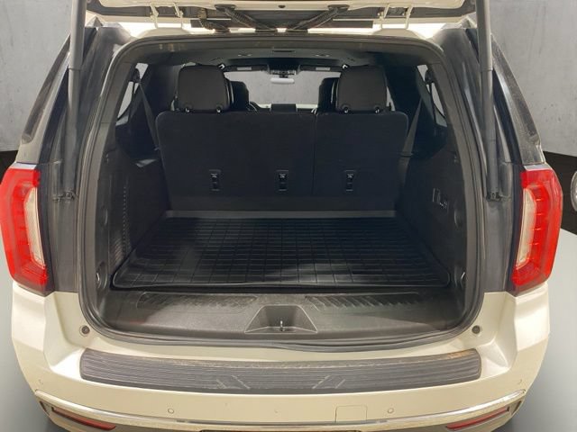 Used 2021 GMC Yukon XL SLT w/ Rear Media and Nav Package AWD/4WD image 23