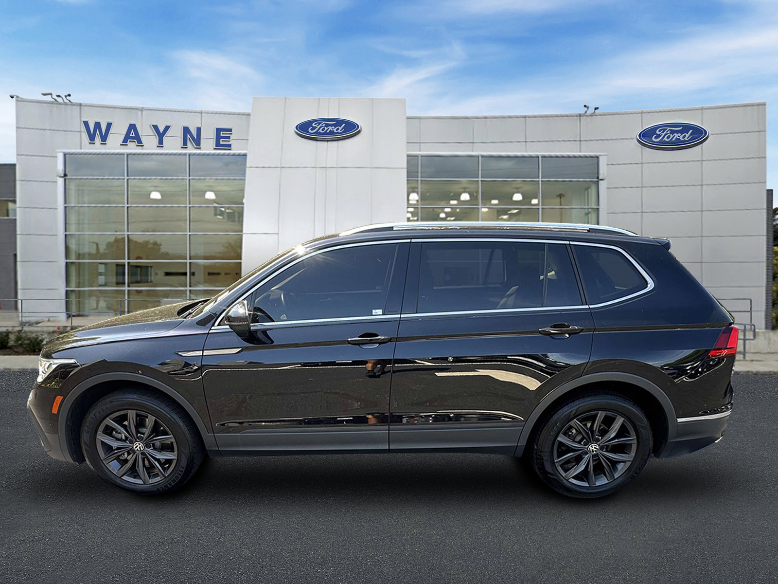 Used 2022 Volkswagen Tiguan SE AWD/4WD image 7