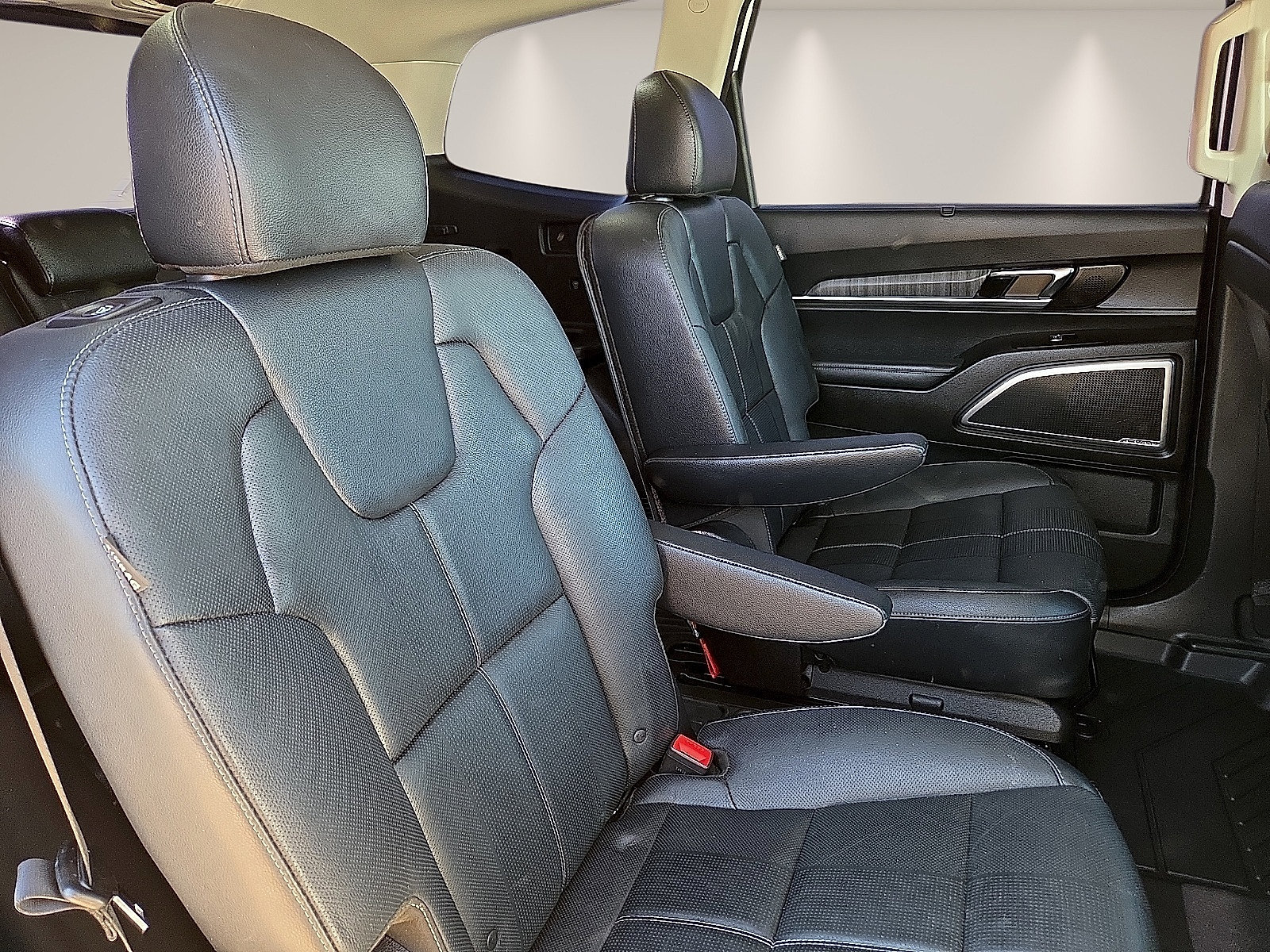 Used 2024 Kia Telluride SX FWD image 9