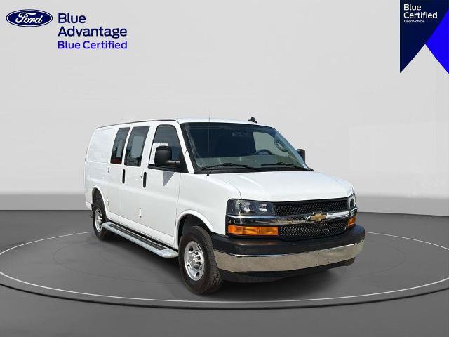 Used 2025 Chevrolet Express 2500 w/ Driver Convenience Package RWD image 4